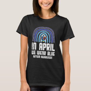 Camiseta Em Abril Usamos Coração de Arco-Íris Azul Conscien