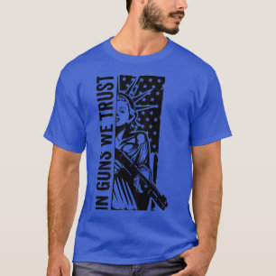 Camiseta Em Armas Confiamos em Liberdade Lady Usa Flag Shot