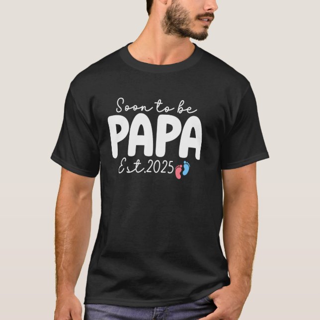 Camiseta Em Breve Ser Papa Est 2025 Promovido Para Novo Pap (Frente)