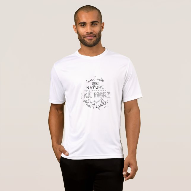 Camiseta Em cada caminhada com o t-shirt dos homens da (Frente Completa)