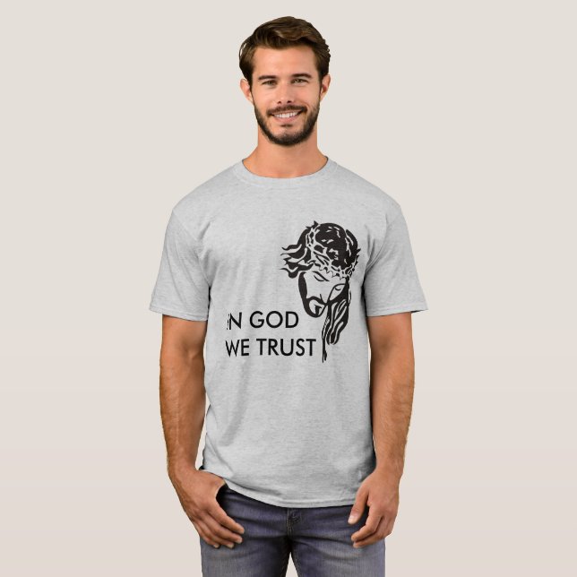 Camiseta Em Deus, confiamos (Frente Completa)