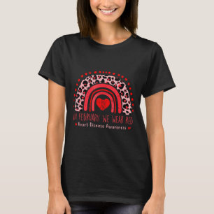 Camiseta Em Fevereiro Usamos Corações Arco-íris Vermelhos C