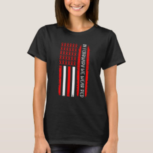 Camiseta Em fevereiro Vestimos Red USA Flag Red Ribbon Hear
