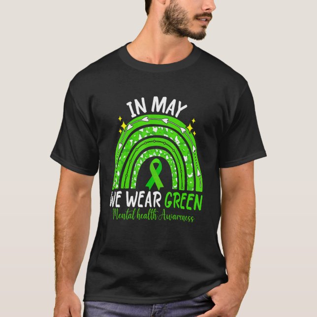 Camiseta Em maio Vestimos o Green Rainbow Mental Health Awa (Frente)