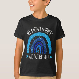 Camiseta Em novembro, Vestimos Awarenes Azuis no Arco-Íris