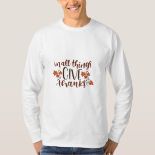 Camiseta Em Todas As Coisas Dá Aos Obrigados Uma Pumpkin De