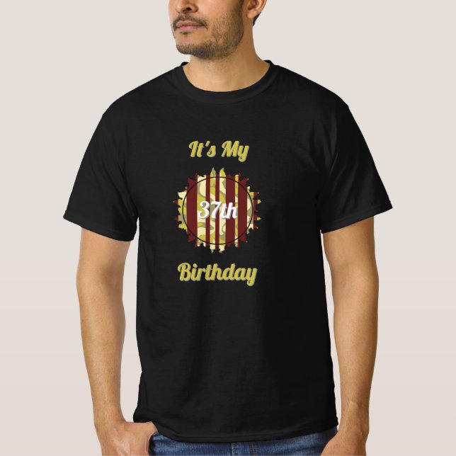 Camiseta Em torno do Sol Feliz Aniversário Qualquer Idade (Frente)