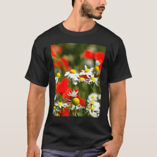 Camiseta Em Um Campo De Poppies Ser Uma Pintura Acrílica Da