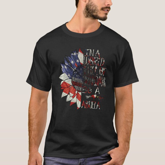 Camiseta Em Um Cheio Mundial De Granmas Seja Um Us American (Frente)
