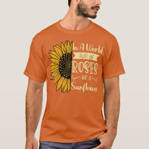 Camiseta em um cheio mundial de rosas ser uma safra de gira