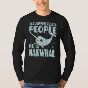 Camiseta Em Um Cheio Universo De Pessoas Ser Um Marinho Est