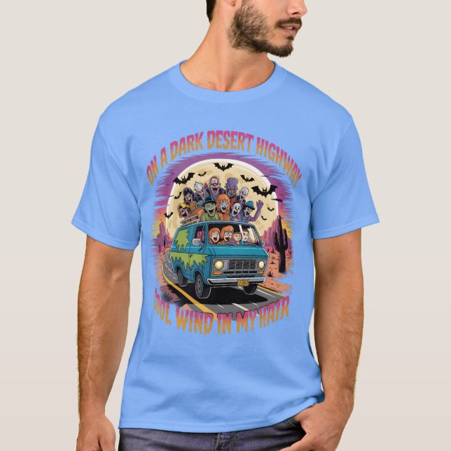 Camiseta Em Uma Estrada Do Deserto Escuro (Frente)
