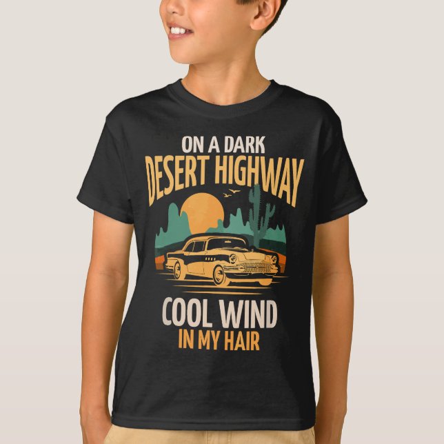 Camiseta Em Uma Estrada Do Deserto Escuro Vento Legal Em Mi (Frente)