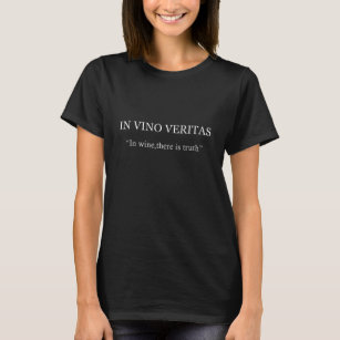 Camiseta em vino veritas, frase latina