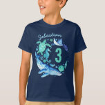 Camiseta Embaixo do Sea Birthday Boy<br><div class="desc">Um design para uma comemoração submarina para o seu aniversariante com criaturas pintadas manualmente de aquarelas como baleia,  tartarugas,  medusa e cavalos marinhos! Consulte a coleção de partes correspondentes.</div>