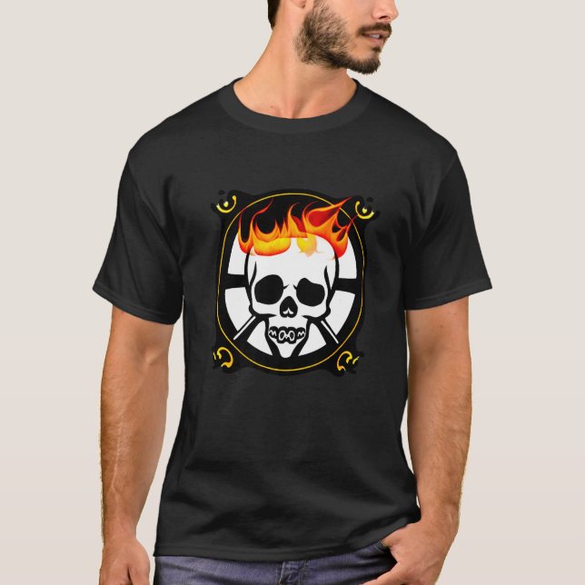 Camiseta Emblema circular emblema de pirata flamejante pret (Frente)