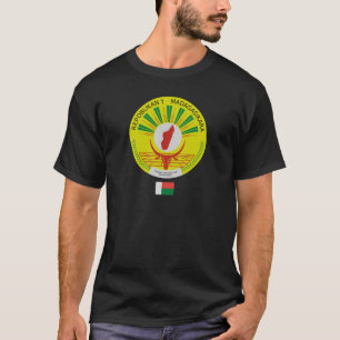 Camiseta Emblema de Madagascar com detalhe da bandeira