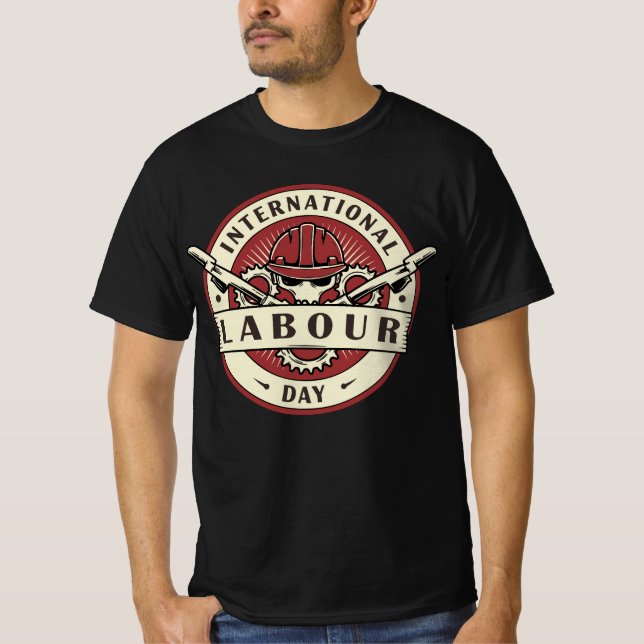 Camiseta emblema do dia de trabalho internacional (Frente)