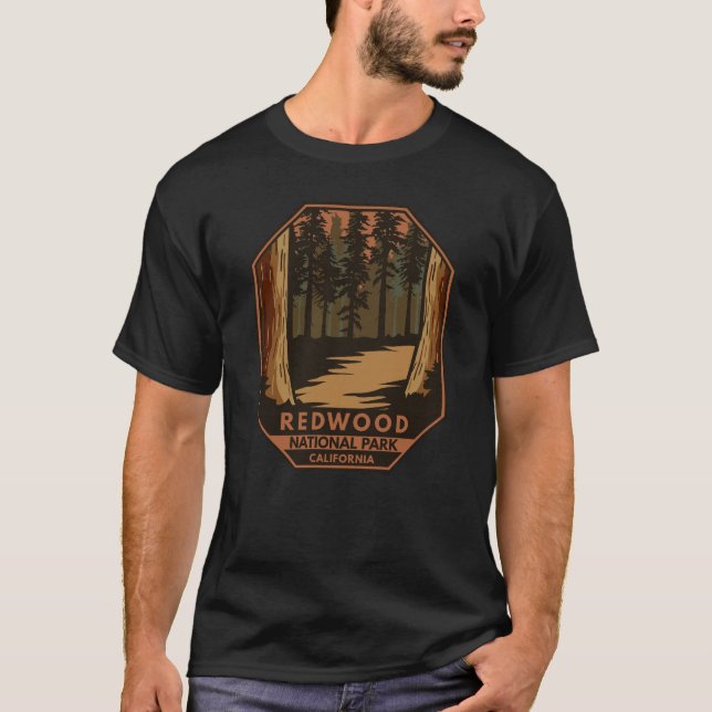 Camiseta Emblema Retroativo Mínimo do Parque Nacional Redwo (Frente)