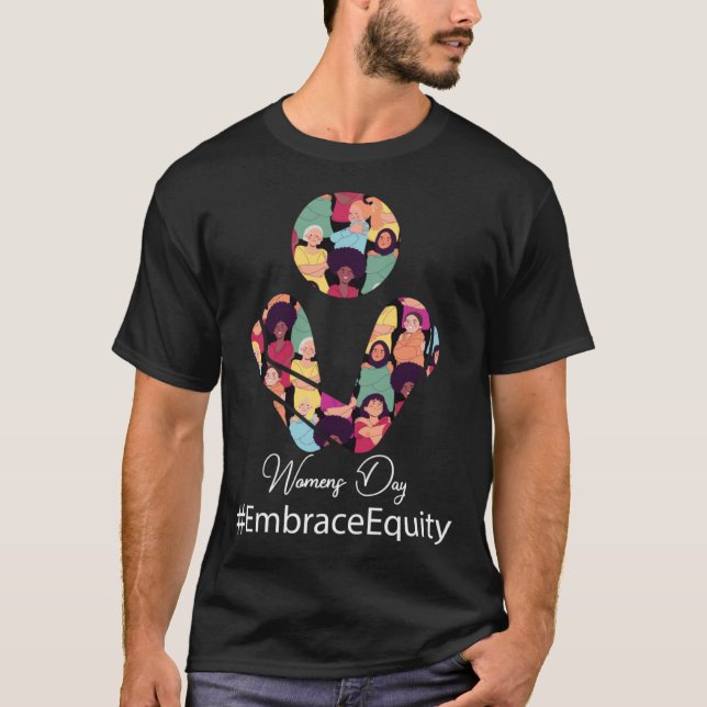 Camiseta Embrace Equity International Women's Day 2023 Wome (Frente)