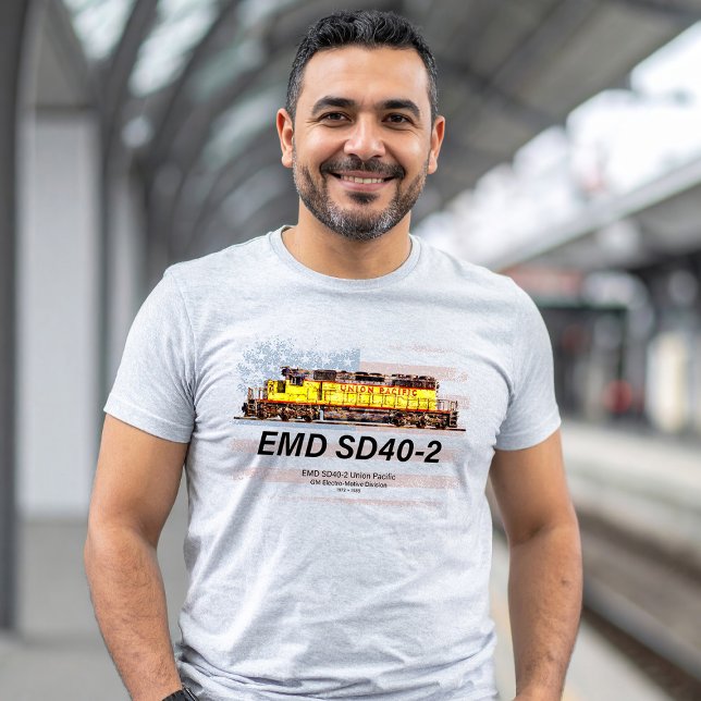Camiseta EMD SD40-2 Locomotiva Diesel. bandeira americana (EMD SD40-2 Diesel Locomotive. Union Pacific Train. Mens Basic T-Shirt)
