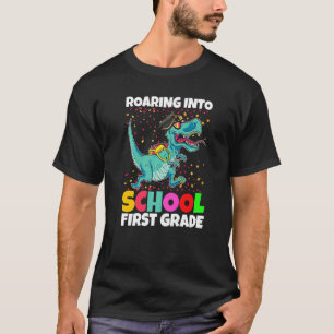Camiseta Encaminhando Para A Primeira Graduação Escolar