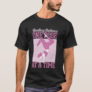 Camiseta Encontrando Equilíbrio Uma Pose de Cada Vez Yoga M