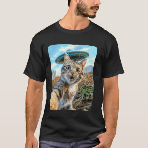 Camiseta Encontro Extraterrestre Gato Selfie com OVNI