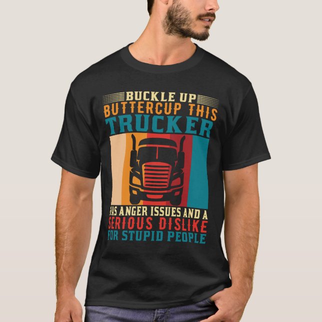 Camiseta Encoste O Botão Este Caminhoneiro Tem Problemas Co (Frente)