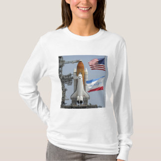 Camiseta Endeavor de Shuttle Espacial no bloco de lançament