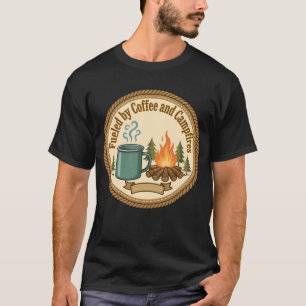 Camiseta 'Energizado por Café e Fogueiras'