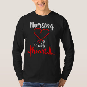 Camiseta Enfermagem É Uma Obra De Coração Corta Para Enferm