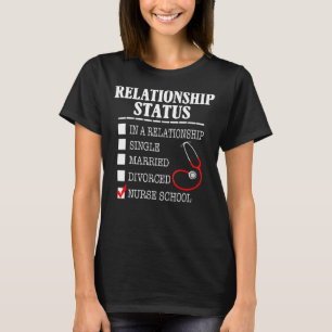 Camiseta Enfermando a futura escola de status de relacionam