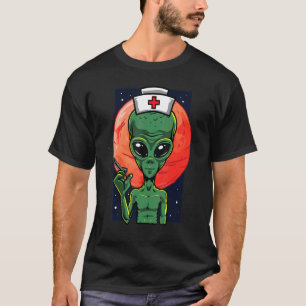Camiseta Enfermeira alienígena segurando agulha seringa