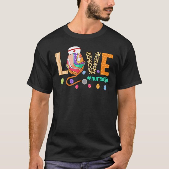 Camiseta Enfermeira Amor Stethoscópio Ovos de Xadrez Leopar (Frente)