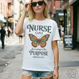 Camiseta Enfermeira Cristã Romanos 8:28 Borboleta Fé