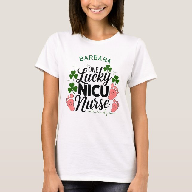Camiseta Enfermeira da NICU - Rua personalizada. Dia de Pat (Frente)