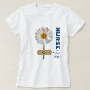 Camiseta Enfermeira Daisy Sorrindo - T-Shirts com presentes