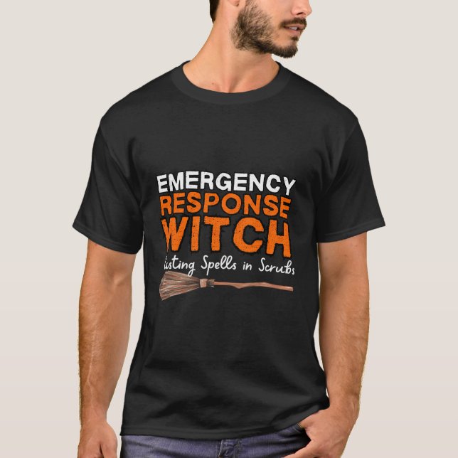 Camiseta Enfermeira de Halloween - Bruxa de Resposta de Eme (Frente)