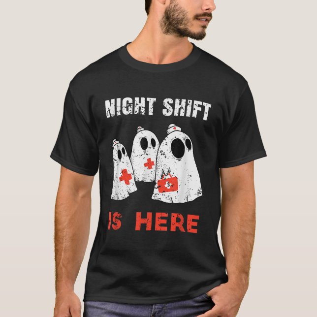 Camiseta Enfermeira de Halloween e Médico, o turno da Noite (Frente)