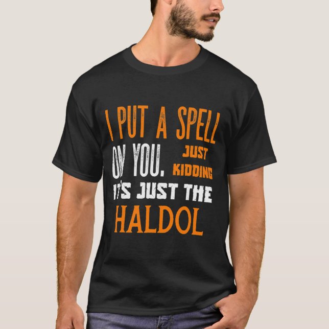 Camiseta Enfermeira de Halloween RN Haldol Médica (Frente)