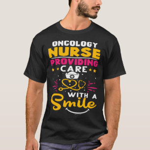 Camiseta Enfermeira de Oncologia Prestando Assistência com