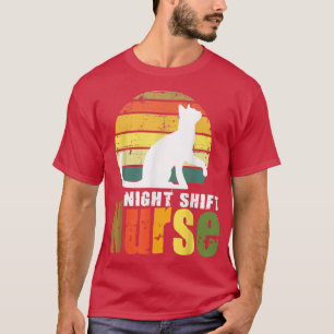 Camiseta enfermeira divertida do turno da noite Dormindo En