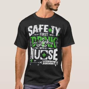 Camiseta Enfermeira Enfermeira Engraçada Primeira Bebida co
