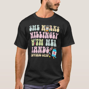 Camiseta enfermeira farmacêutica que trabalha voluntariamen