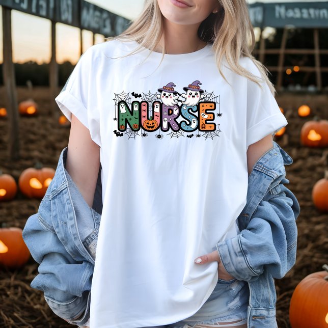 Camiseta Enfermeira Halloween Cartoon Spooky Letters Design (Criador carregado)