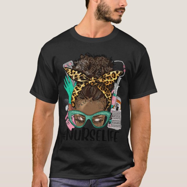 Camiseta Enfermeira Negra Vida Afro Cabelo Mensagem Bun Leo (Frente)