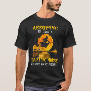 Camiseta Enfermeira Pediátrica Bruxa Andando Enfermeira Enf