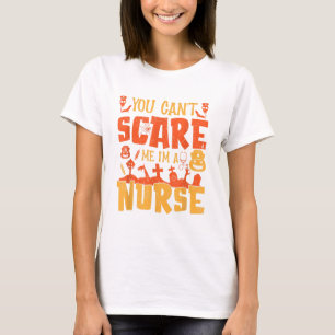 Camiseta Enfermeira por bruxa noturna por Dias de as Bruxas
