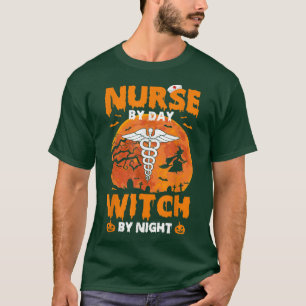 Camiseta Enfermeira Por Dia Bruxa Por Noite Boo Spooky Hall